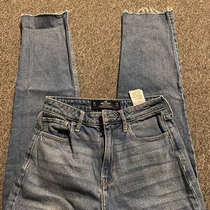 Hollister Ultra High Rise Mom Jeans